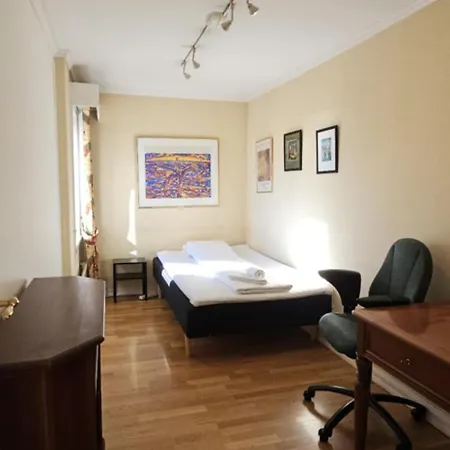 Midt I Byn Apartmán *